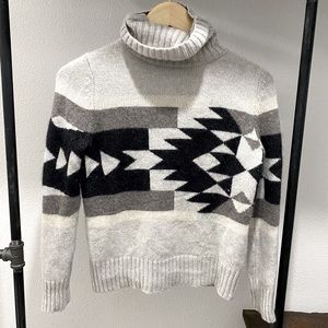 360 Cashmere turtleneck sweater